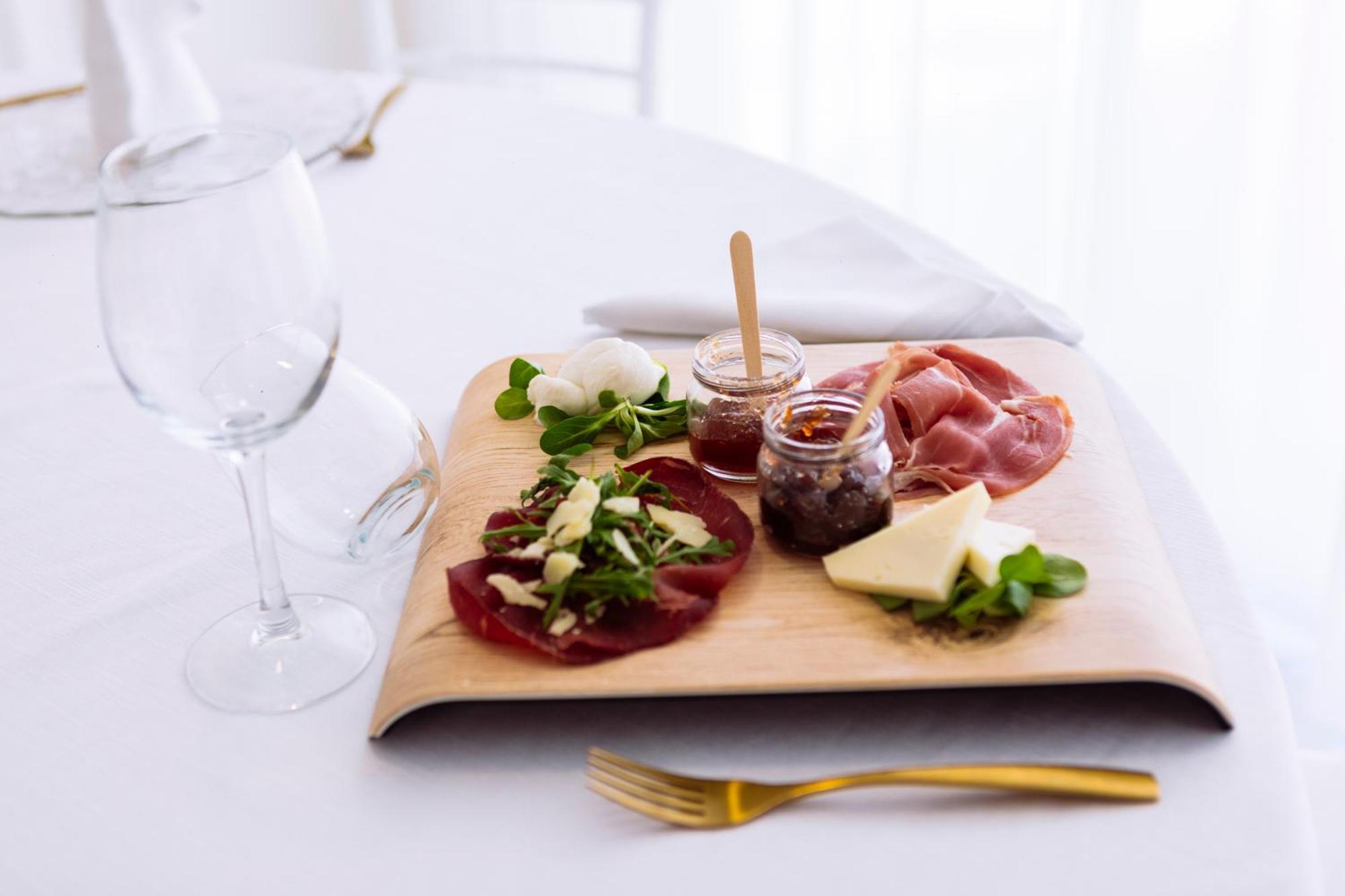 סן ג'יואבאני רוטונדו Hotel Leon - Ristorante Al Cavallino Rosso מראה חיצוני תמונה