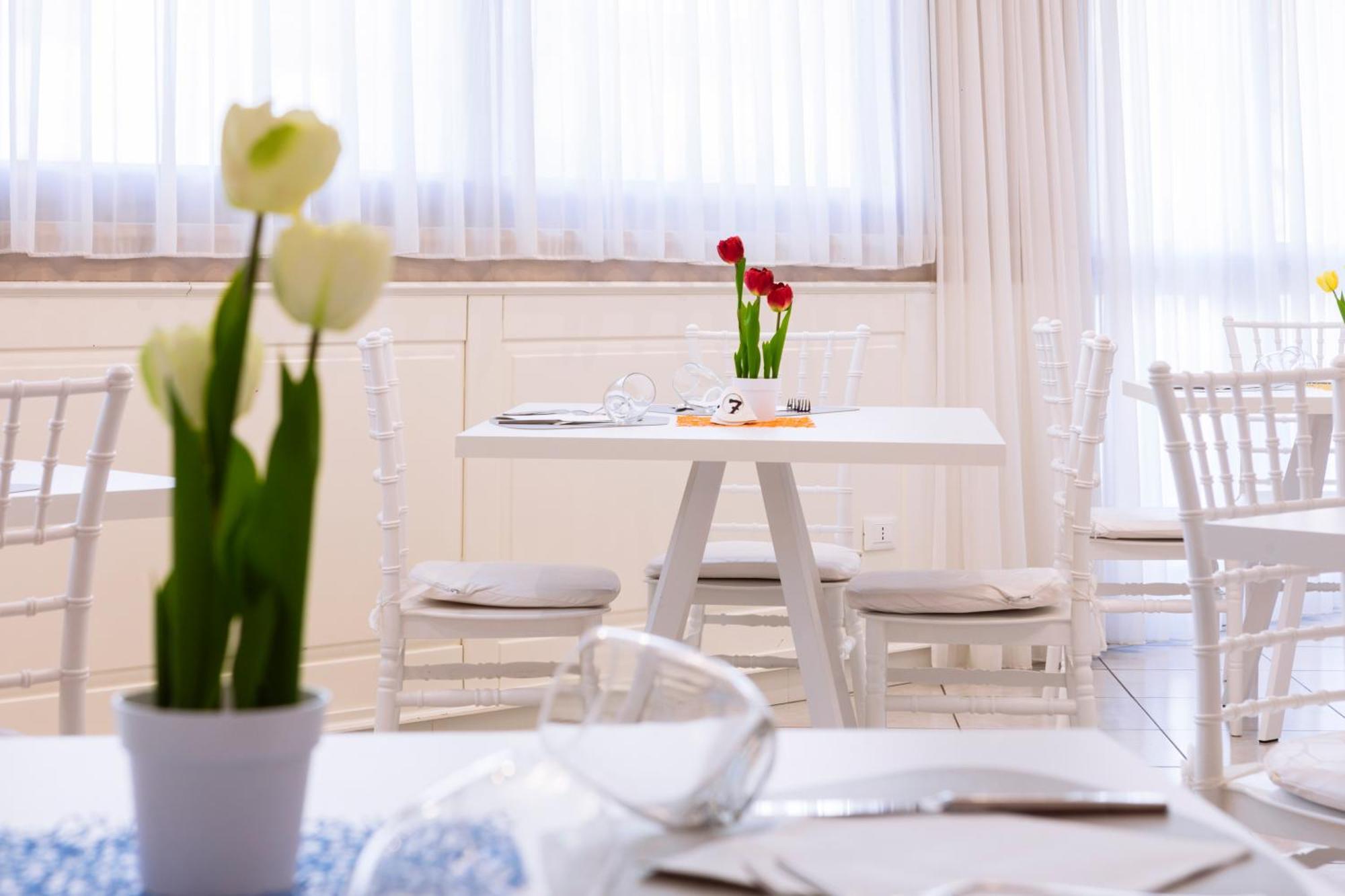 סן ג'יואבאני רוטונדו Hotel Leon - Ristorante Al Cavallino Rosso מראה חיצוני תמונה
