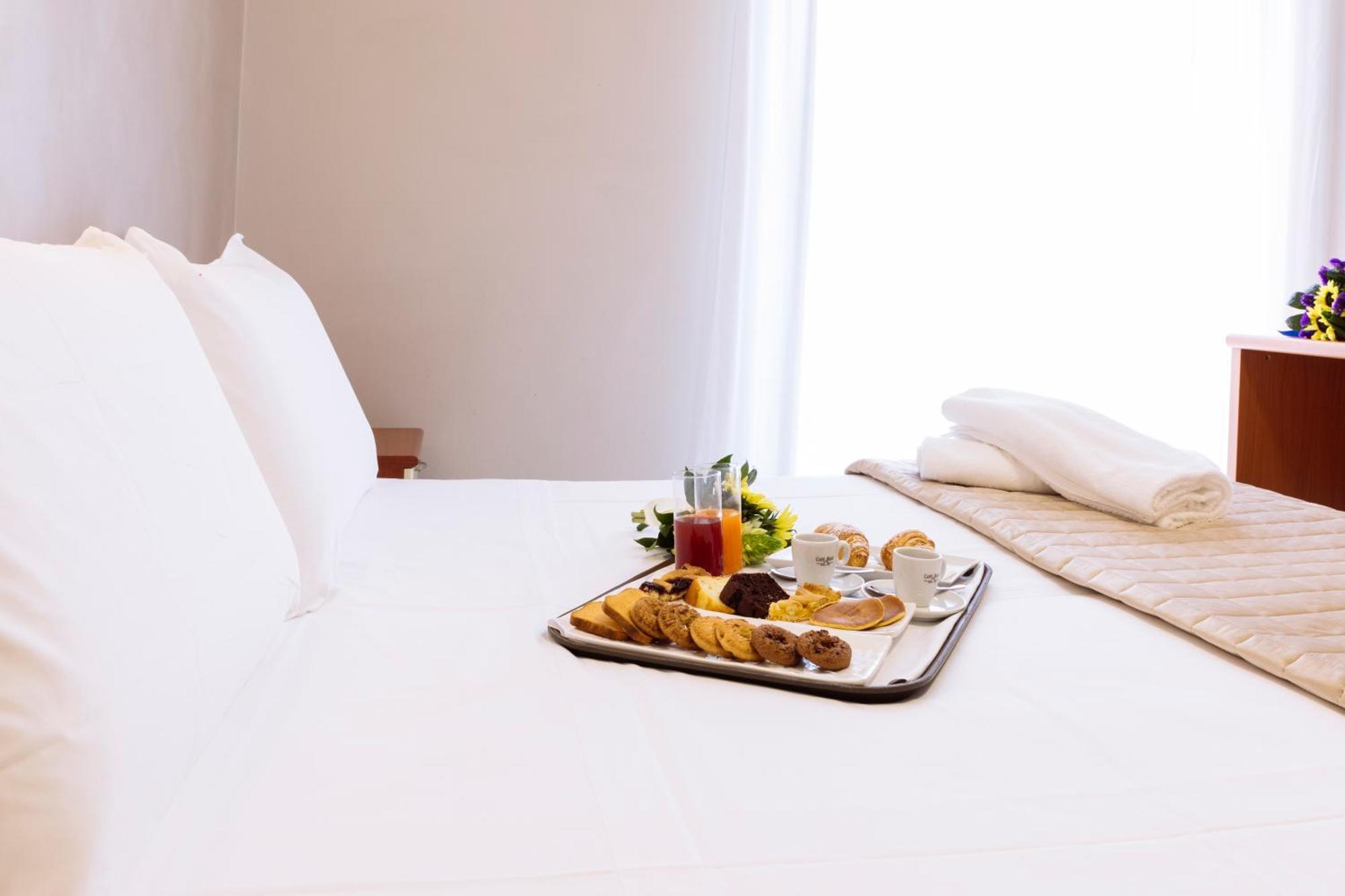 סן ג'יואבאני רוטונדו Hotel Leon - Ristorante Al Cavallino Rosso מראה חיצוני תמונה