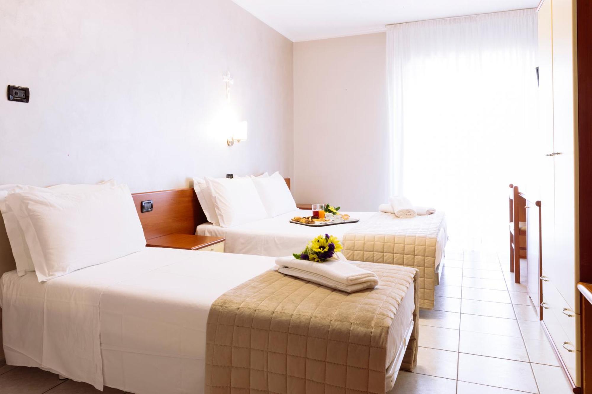 סן ג'יואבאני רוטונדו Hotel Leon - Ristorante Al Cavallino Rosso מראה חיצוני תמונה