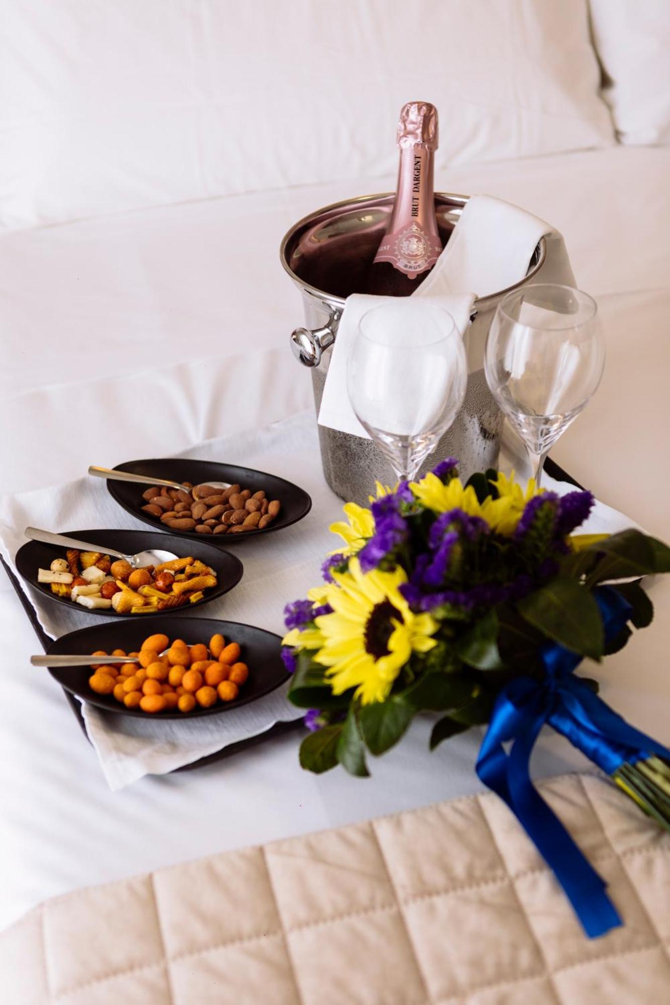 סן ג'יואבאני רוטונדו Hotel Leon - Ristorante Al Cavallino Rosso מראה חיצוני תמונה