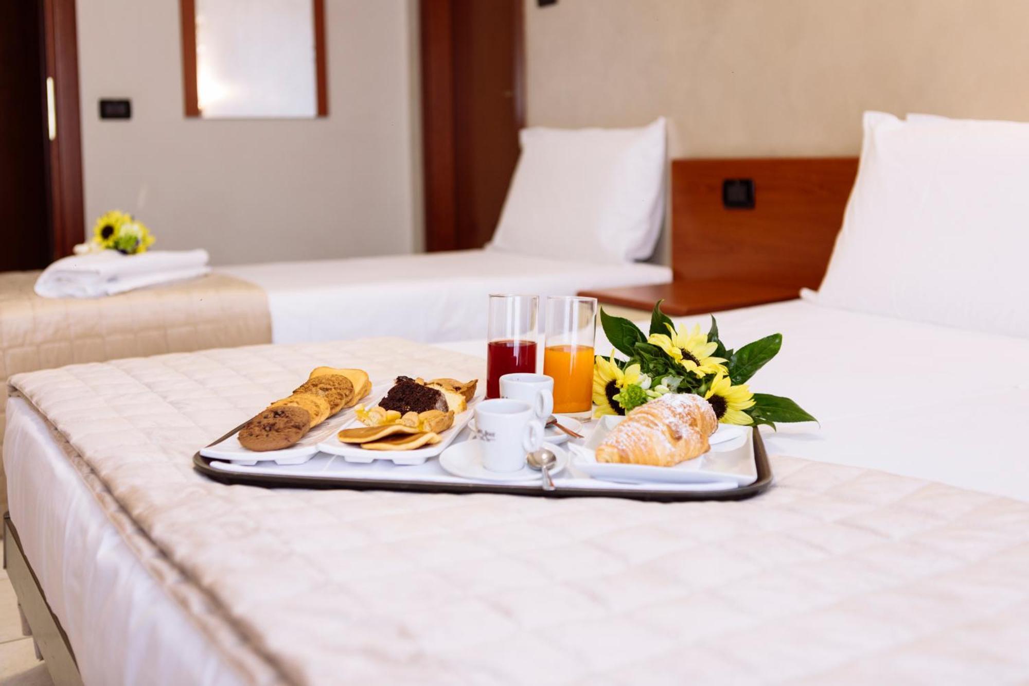 סן ג'יואבאני רוטונדו Hotel Leon - Ristorante Al Cavallino Rosso מראה חיצוני תמונה