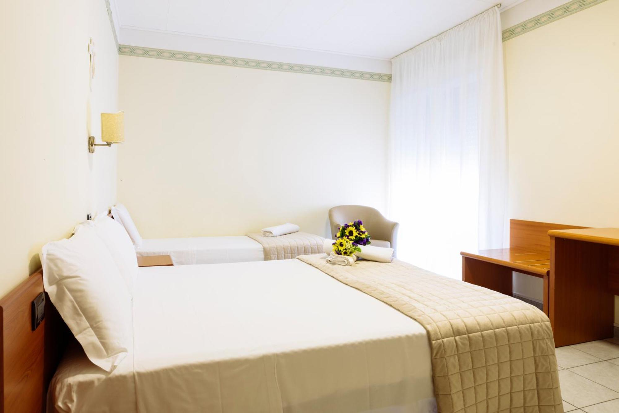 סן ג'יואבאני רוטונדו Hotel Leon - Ristorante Al Cavallino Rosso מראה חיצוני תמונה