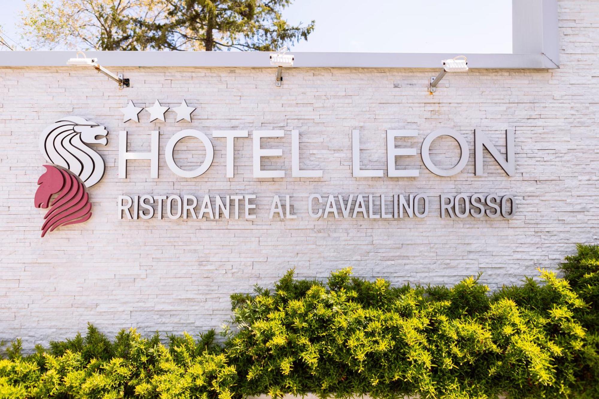 סן ג'יואבאני רוטונדו Hotel Leon - Ristorante Al Cavallino Rosso מראה חיצוני תמונה